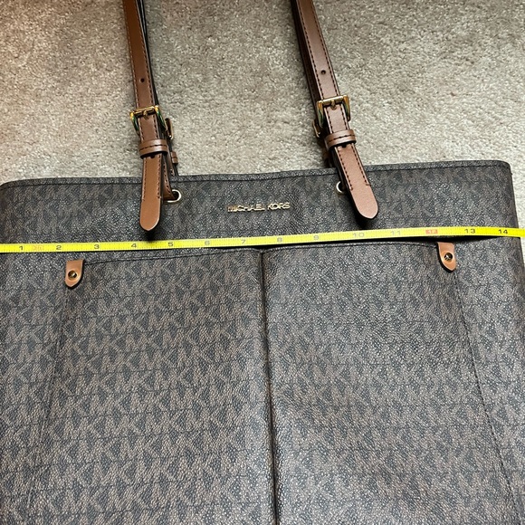 Michael Kors Purse - Picture 6 of 8